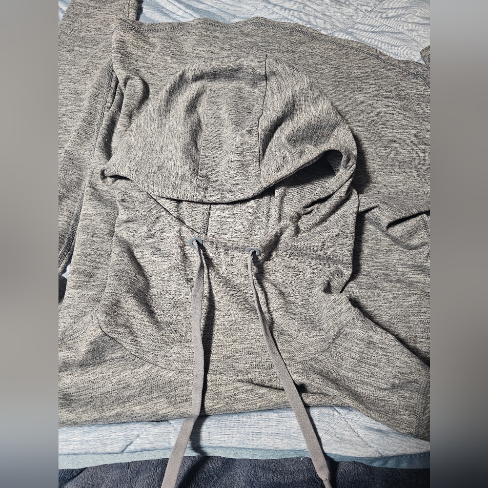 Lightweight Pullover - Picture 3 of 8